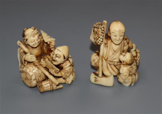 Two Japanese ivory netsuke, tallest 4cm